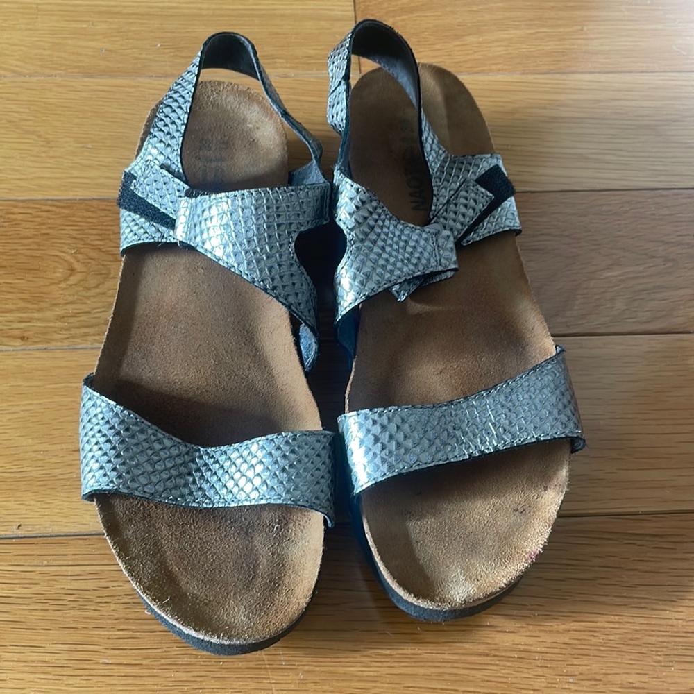 Naot Pamela Snake Embossed Leather Sandal 39/8.5 9